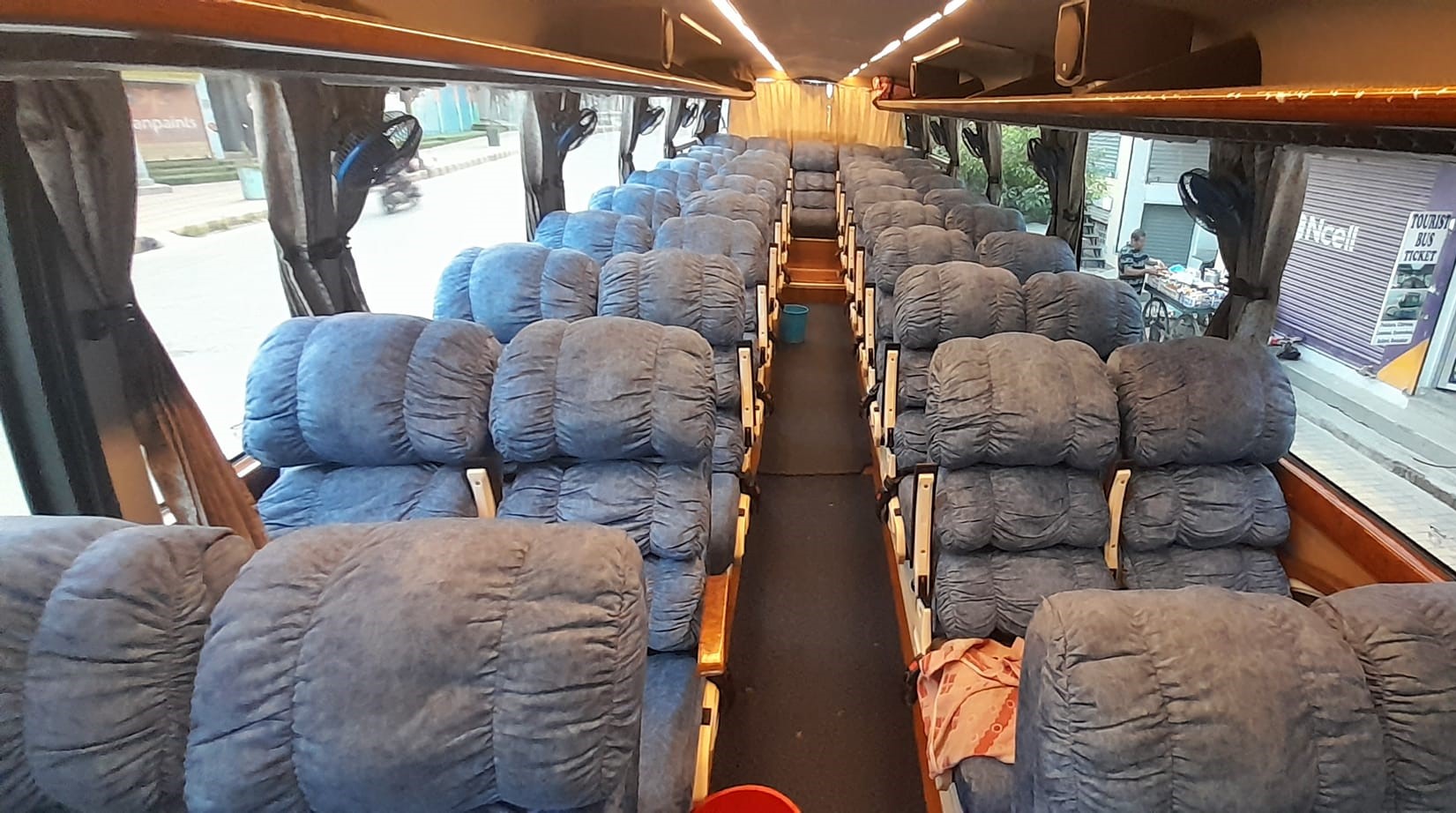 Chitwan to Kathmandu Tourist Bus – Daily Luxury Bus Service | besttouristbus.com